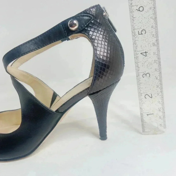 Marc Fisher MFKalayne Black Leather Pointed Toe Heel Size 8 - Picture 8 of 11